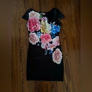 Summer Floral Body com dress Size Small